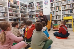 Zajęcia w bibliotece pt. Jak powstała książka